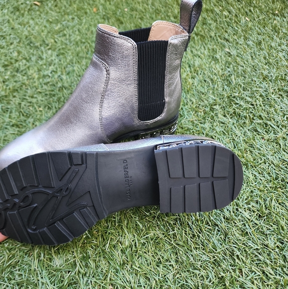 Boots - Picture 4 of 4